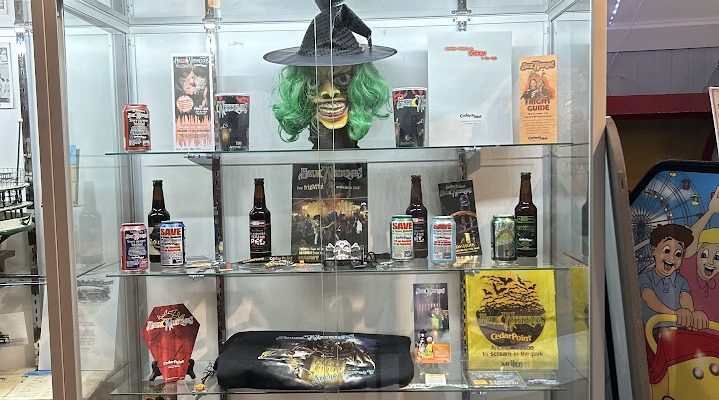 HalloWeekends display